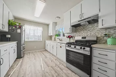 954 Port Ashton Court, Galt, CA 95632 - Photo 3