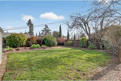 6390 Broadway, Sacramento, CA 95820 - Photo 47