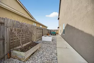 7467 Garden Ridge Way, Sacramento, CA 95829 - Photo 49