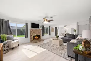 9012 Plaza Park Dr, Elk Grove, CA 95624 - Photo 5