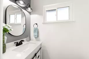 9012 Plaza Park Dr, Elk Grove, CA 95624 - Photo 9