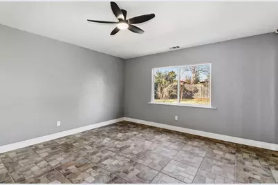 729 Las Palmas Avenue, Sacramento, CA 95815 - Photo 23