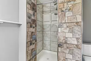 729 Las Palmas Ave, Sacramento, CA 95815 - Photo 27