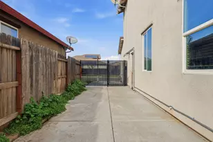 9558 Alder Creek Dr, Sacramento, CA 95829 - Photo 37