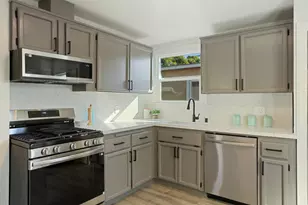 9415 Cherry St, Oakland, CA 94603 - Photo 7