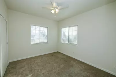 153 Almond Avenue, Turlock, CA 95380 - Photo 17