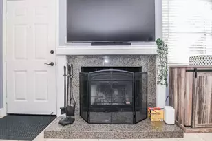 9101 Newhall Dr, Sacramento, CA 95826 - Photo 7