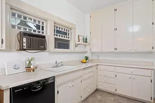 2336 Portola Way, Sacramento, CA 95818 - Photo 17