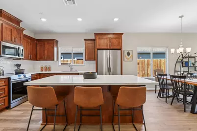 9116 Hensley Way, Elk Grove, CA 95758 - Photo 7