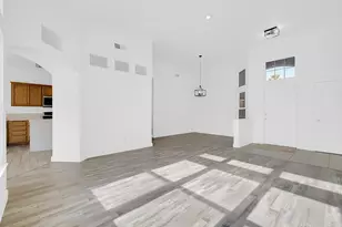 2004 Falls Dr, Yuba City, CA 95993 - Photo 5