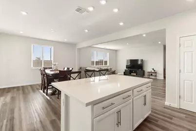 1725 Harry Lorenzo Avenue, Woodland, CA 95776 - Photo 11