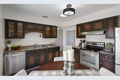 2408 Roslyn Way, Sacramento, CA 95864 - Photo 11