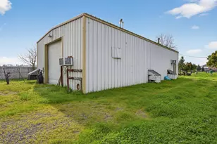 27350 Thornton Rd, Thornton, CA 95686 - Photo 9