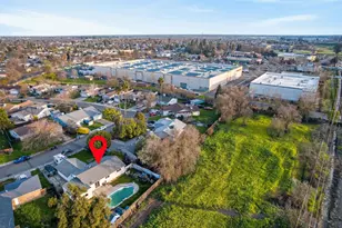 7518 Bowen Cir, Sacramento, CA 95822 - Photo 21