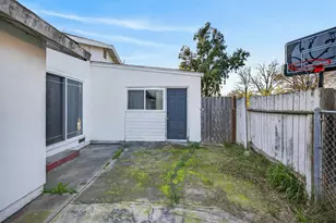 7518 Bowen Cir, Sacramento, CA 95822 - Photo 17