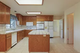 24257 N Pearl Rd, Acampo, CA 95220 - Photo 33