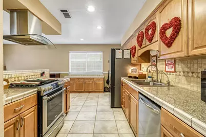 3849 N Stanford Avenue, Fresno, CA 93727 - Photo 15