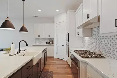 2446 Paramount Ln, Manteca, CA 95337 - Photo 9