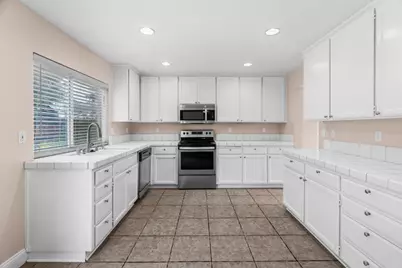 2055 Tahoe Circle, Tracy, CA 95376 - Photo 11