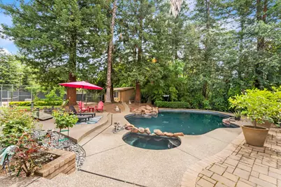 2230 Hillcrest Way, Carmichael, CA 95608 - Photo 41