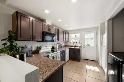 7237 Cinnamon Circle, Citrus Heights, CA 95621 - Photo 23
