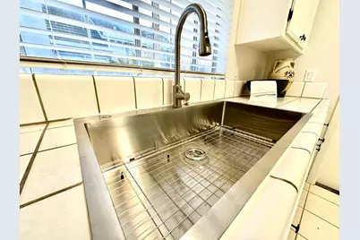 9656 Twin Creeks Avenue, Stockton, CA 95219 - Photo 19