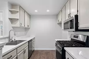 6332 Elkhorn Manor Dr, Rio Linda, CA 95673 - Photo 9