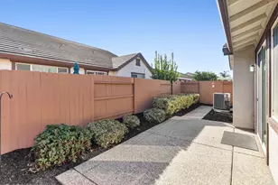 7820 Barnsley Way, Elk Grove, CA 95757 - Photo 37