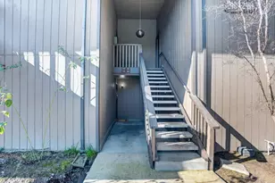 2410 Larkspur Ln, Sacramento, CA 95825 - Photo 33