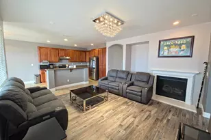 11724 Brook Valley Way, Rancho Cordova, CA 95742 - Photo 5