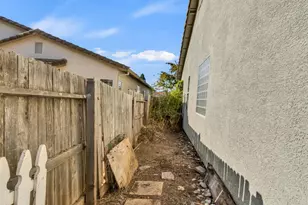 8187 Kingsbridge Dr, Sacramento, CA 95829 - Photo 9