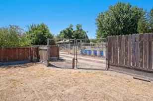 1529 Mitchell Ave, Escalon, CA 95320 - Photo 29