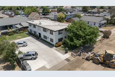 219 S 2nd Avenue, Oakdale, CA 95361 - Photo 5