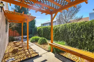 9478 Dunkerrin Way, Elk Grove, CA 95758 - Photo 21