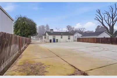 2250 Colorado Avenue, Turlock, CA 95382 - Photo 23