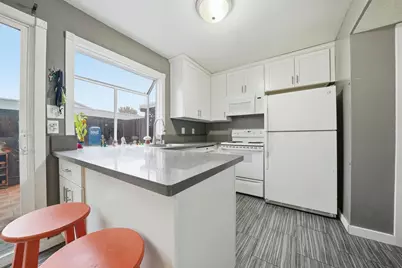 27 Omaha Court, Sacramento, CA 95823 - Photo 11