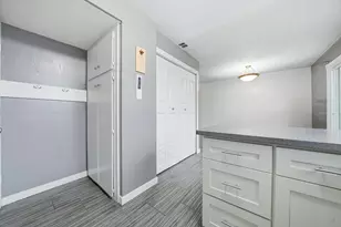 27 Omaha Ct, Sacramento, CA 95823 - Photo 15