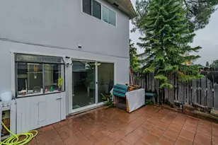 27 Omaha Ct, Sacramento, CA 95823 - Photo 33