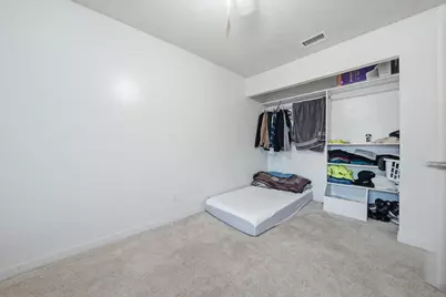 27 Omaha Court, Sacramento, CA 95823 - Photo 29