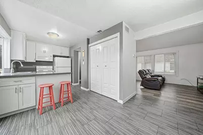 27 Omaha Court, Sacramento, CA 95823 - Photo 9