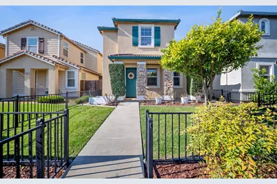 2792 Crested Street, West Sacramento, CA 95691 - Photo 1