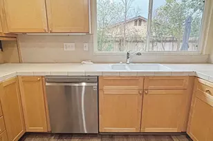 6249 Sunmist Way, Citrus Heights, CA 95621 - Photo 11