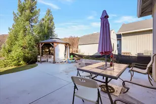 13915 Gold Country Dr, Penn Valley, CA 95946 - Photo 33