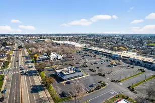 1214 Glenhurst Dr, Lodi, CA 95240 - Photo 47