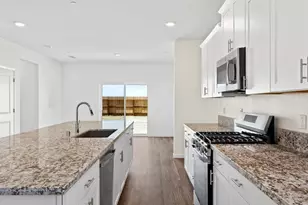 858 S Philip Ave, Fowler, CA 93625 - Photo 9