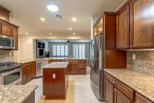 9567 Oakham Way, Elk Grove, CA 95757 - Photo 7