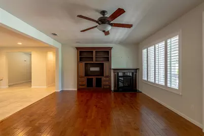 9567 Oakham Way, Elk Grove, CA 95757 - Photo 3