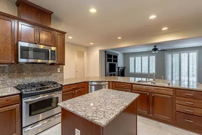 9567 Oakham Way, Elk Grove, CA 95757 - Photo 9