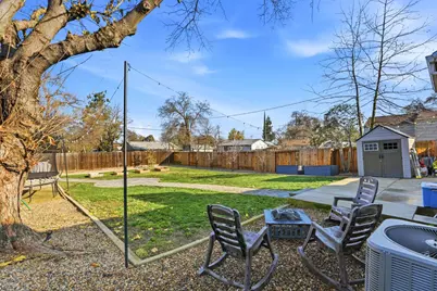 277 Santiago Avenue, Sacramento, CA 95815 - Photo 35
