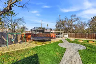 277 Santiago Ave, Sacramento, CA 95815 - Photo 39